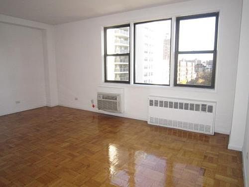 3rd image of 150 E 18th St APT 7F