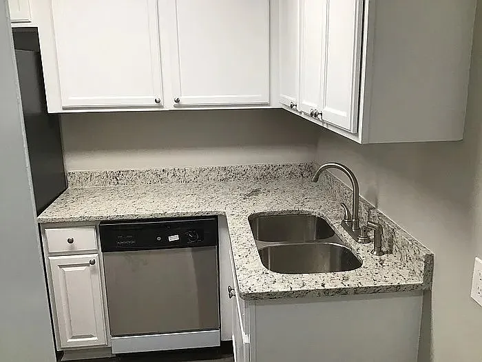 2 bed, 1.0 bath, 848 sqft, $1,197 — Photo 3