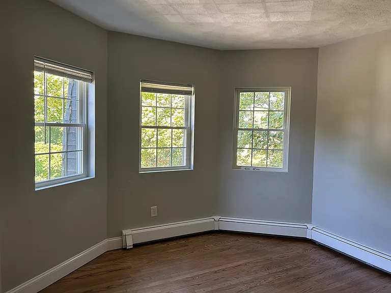 18 Ashcroft St #301 — Photo 10