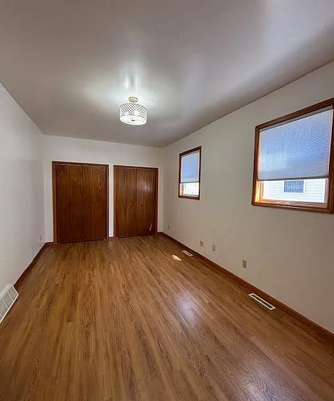 527 Alexander St — Photo 10