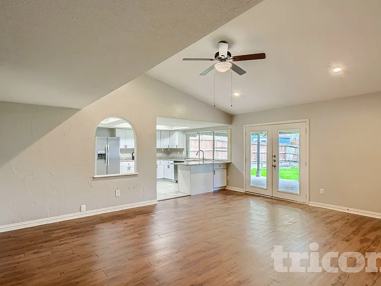 333 Clearfield Dr — Photo 5