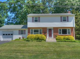 183 Ridgewood Dr, Groton, CT 06355