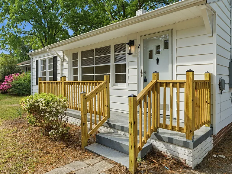 211 S Circle Dr — Photo 10