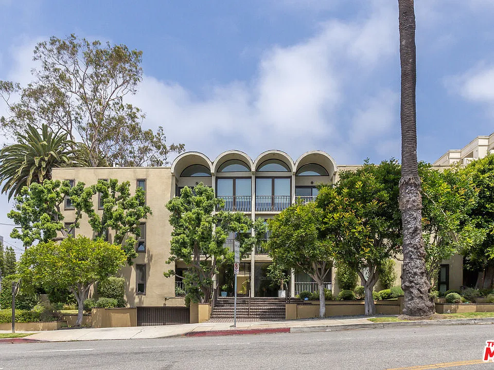 11789 Montana Ave #9