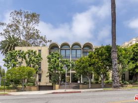 11789 Montana Ave, Los Angeles, CA