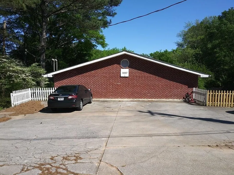 1457 Railroad Ave #4