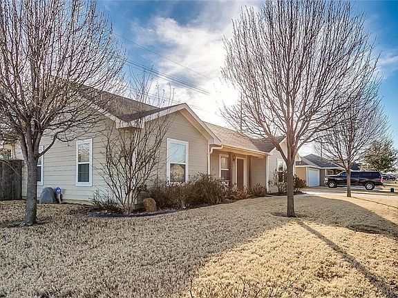 3rd image of 3004 Dana Ln