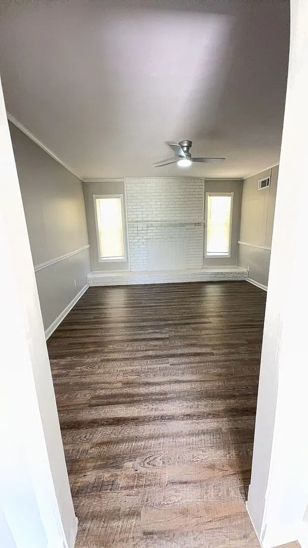 Building Photo - 1732 Colebrook Ave