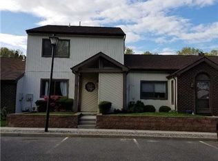 23 Blue Point Rd E, Holtsville, NY 11742