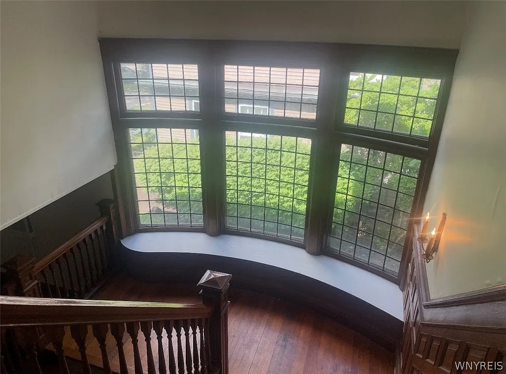 2 bed, 2.0 bath, 3831 sqft, $2,200 — Photo 3