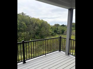1374 Cedar Trail Dr, Dubuque, IA 52003