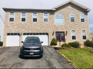 9 Trotter Ln, Clinton, PA 15026