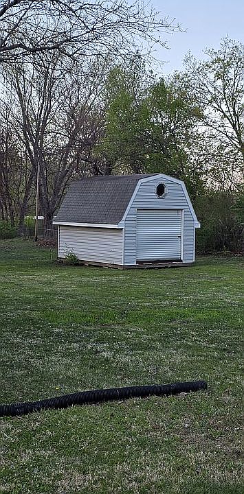 7th image of 62 Emerson Dr