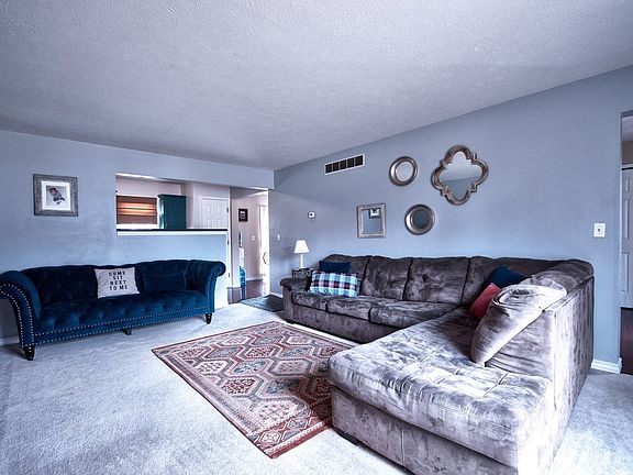 4th image of 52301 Evard Dr