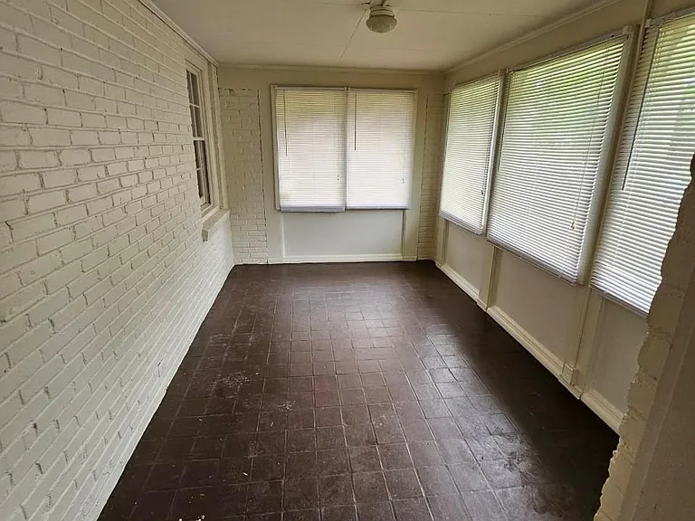 2167 Washington Ave #2 — Photo 6
