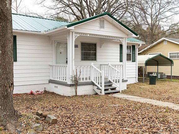 3rd image of 3025 Highland Dr