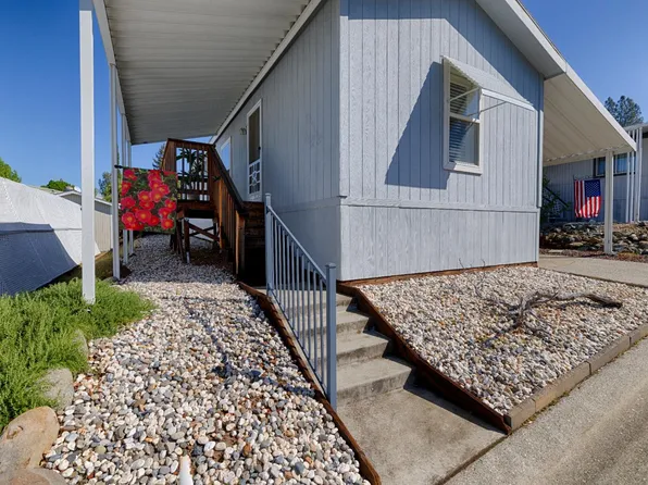 12211 Hemlock Dr, Auburn, CA 95603