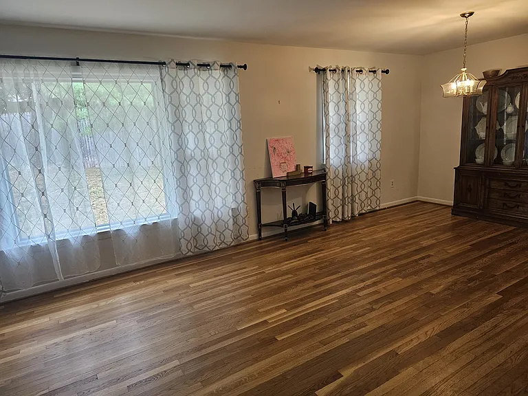 1404 Chilton Dr — Photo 10