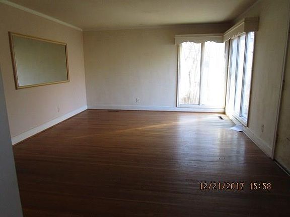 2nd image of 726 Druid Ln
