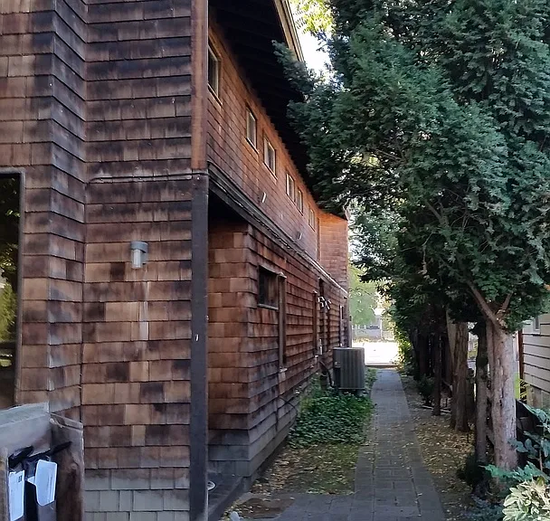 808 Queen Ave — Photo 2