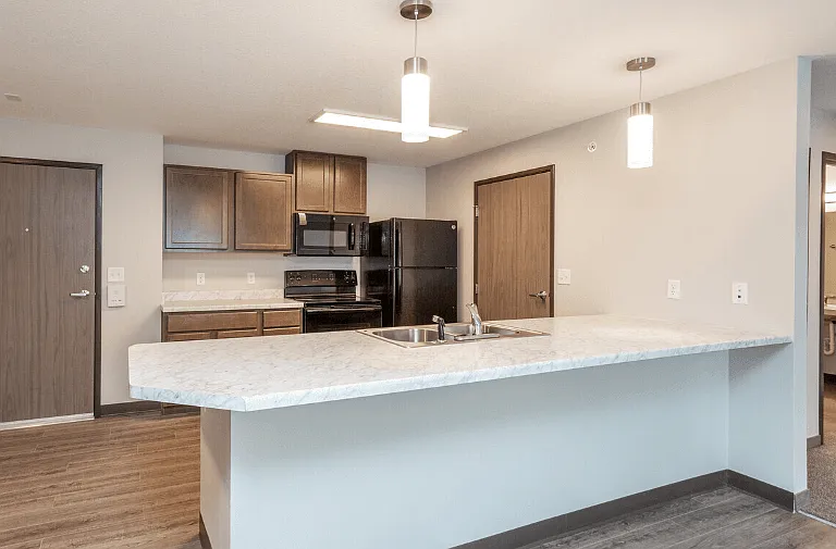 Hilltop Apartments — Photo 7