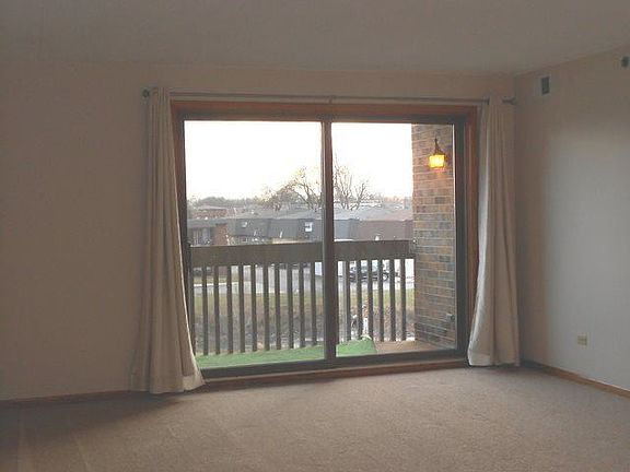 2nd image of 10420 Circle Dr APT 27B
