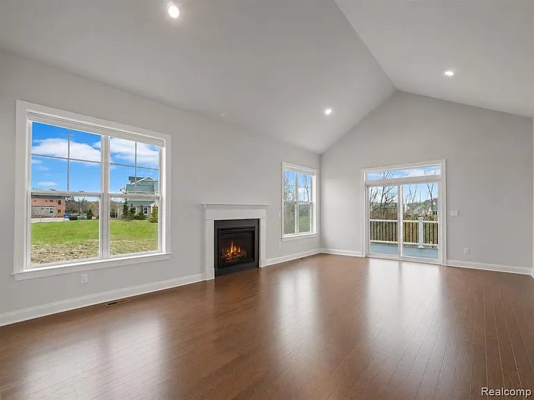 3219 Brackley Dr — Photo 10
