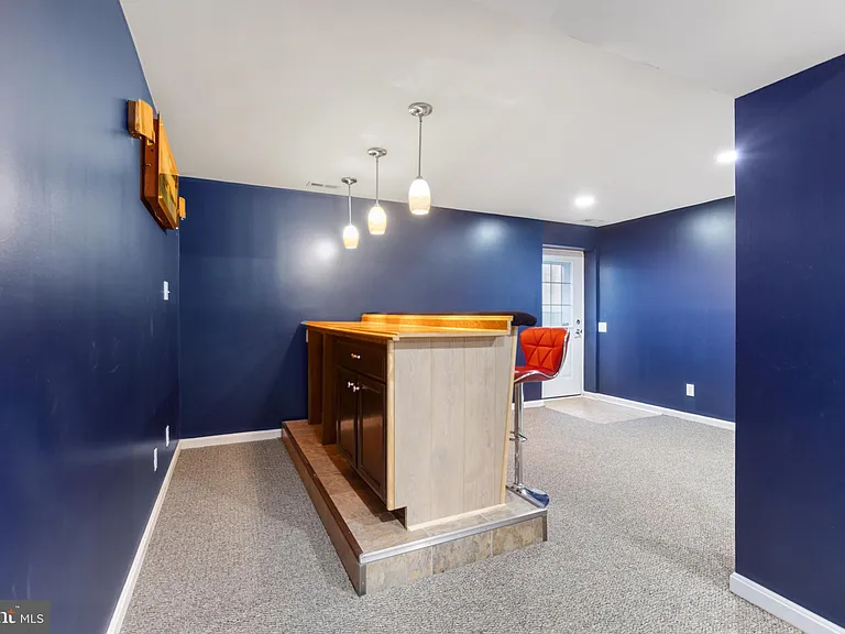 84 Wyndale Ct — Photo 13
