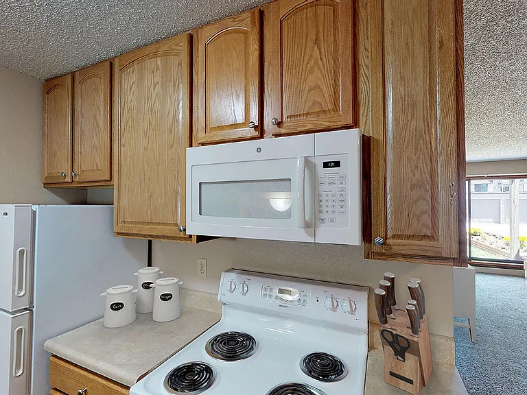 Mountain View Apartments — Photo 16