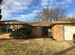 2305 Cherokee Dr, Pampa, TX 79065