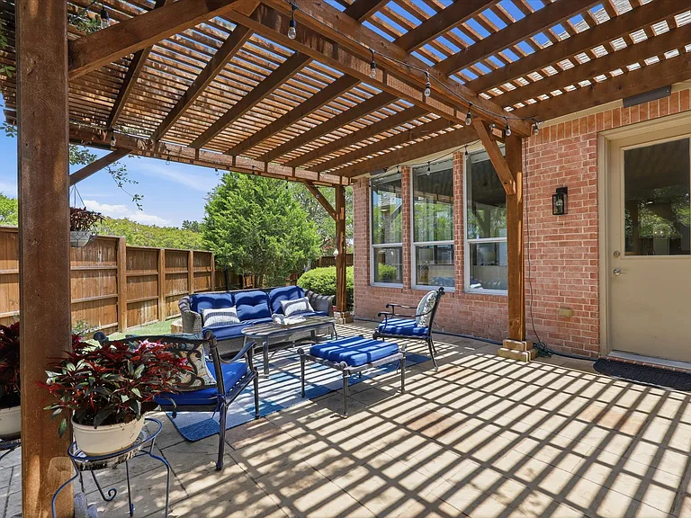 5668 Bay Meadows Dr — Photo 43