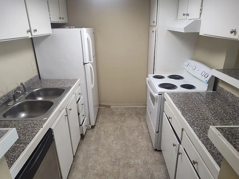 3414 S Eagle St #102 — Photo 2