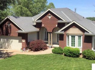 9219 Bellvue Dr, Plattsmouth, NE 68048
