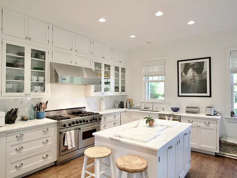 6 Cobbetts Ln — Photo 4
