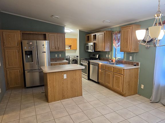 5th image of 156 Linda Ln