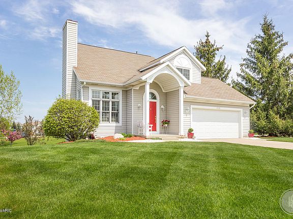 3rd image of 2235 Spyglass Dr SE