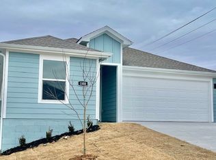 100 NW Bellflower St, Gentry, AR 72734