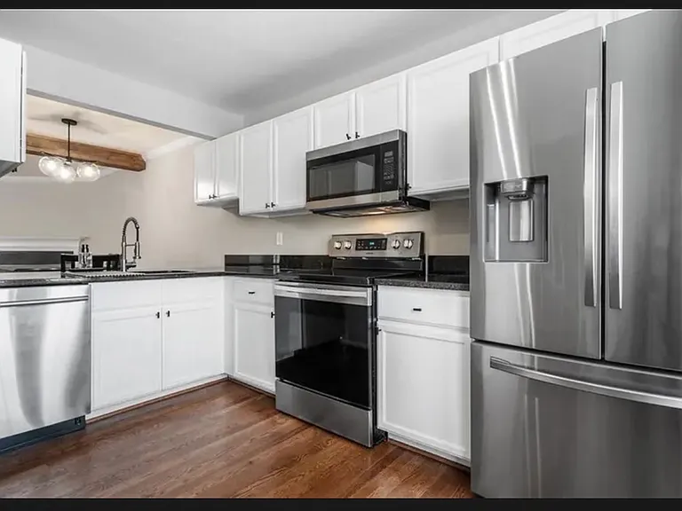 3854 Meadow Creek Dr — Photo 4