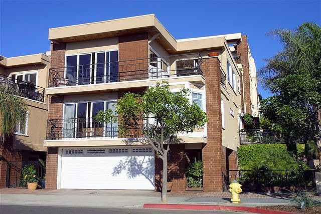 1300 Manhattan Ave, MB