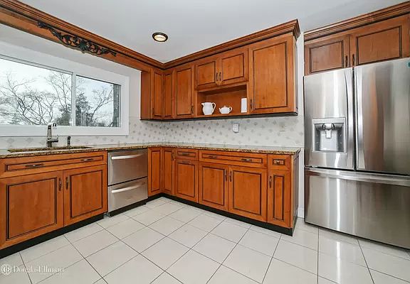 5th image of 5435 Arlington Ave