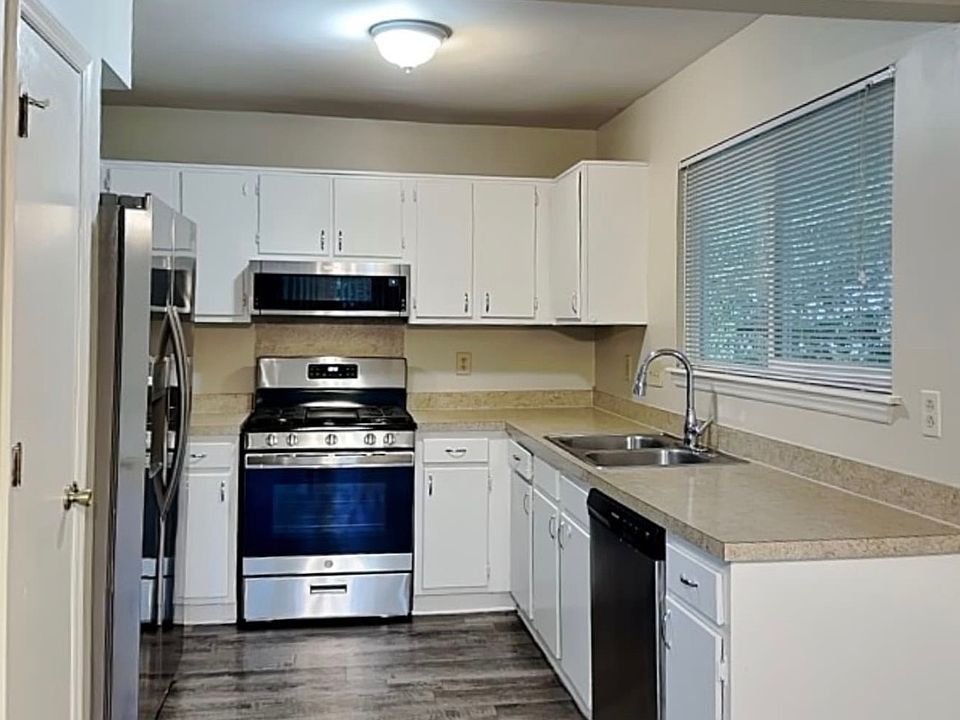 1st image of 4701 Cricklewood Ln