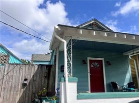 127.5 Addison St