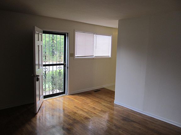 3rd image of 4 Luger Ct
