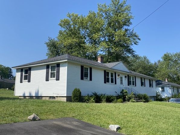 27 Evergreen Ave, Bedford, MA 01730