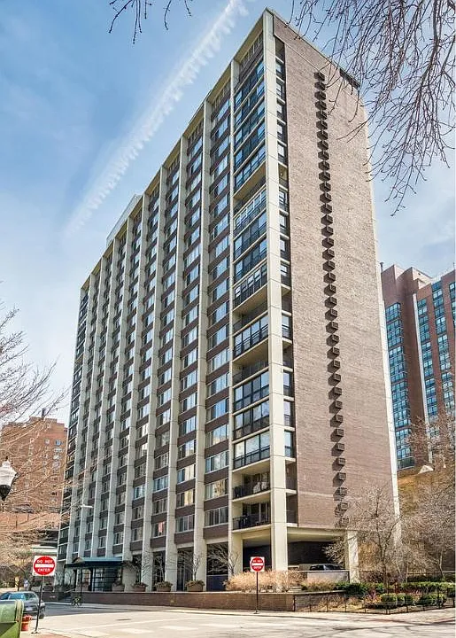 1 E Schiller St #3C