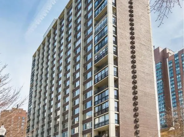 1 E Schiller St APT 3C, Chicago, IL 60610