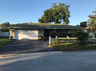 8520 NW 29th Dr, Coral Springs, FL 33065