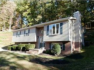 319 Poplar Ests, Scott Depot, WV 25560