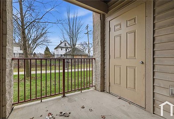 5th image of 811 Oakman Blvd