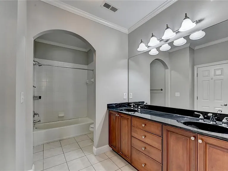 813 Clifton Heights Ln — Photo 38